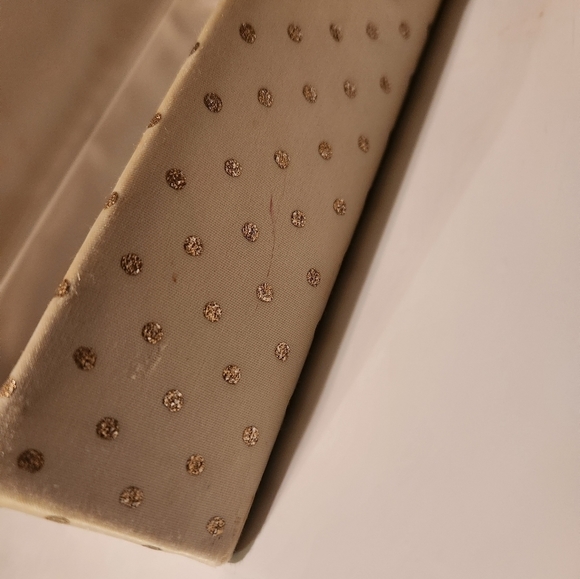 Maurice Utrillo V cover art vintage textile trinket hosiery box by Hanes, 1960's - Picture 6 of 12